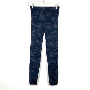 SPANX Look At Me Now Seamless Legging Shapewear Camo Size Large